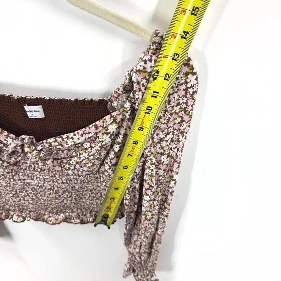 Aritzia Sunday Best Sinatra Blouse Top Womens Small Smocked Crop Floral Cottage - Picture 10 of 11